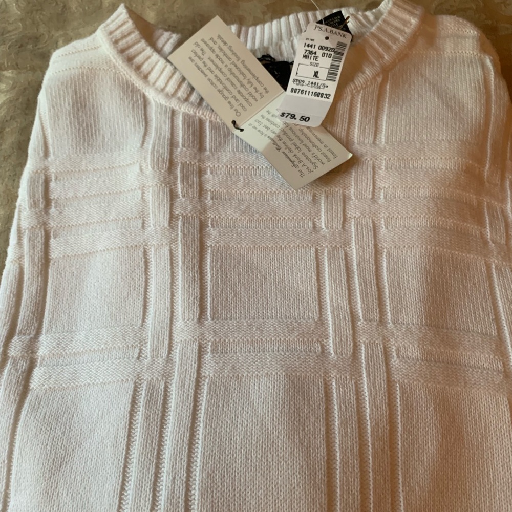 NWT JosABank Men’s White Sweater Size XL